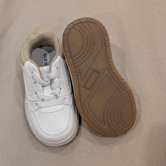 NWOT Old Navy White & Tan Sneakers - Toddler size 6 - Picture 5 of 5